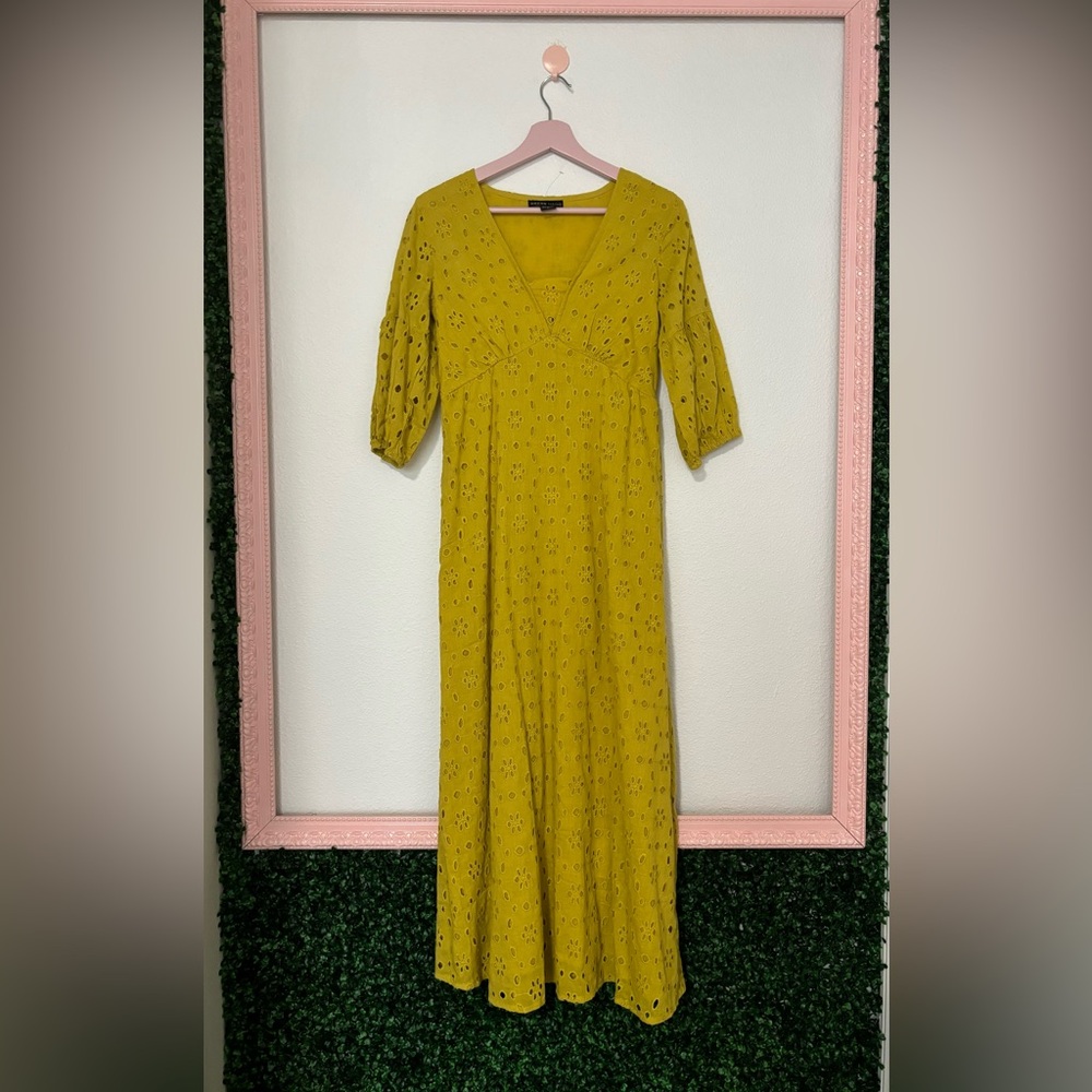 NWOT - Dress Naoo Lace Midi dress - size S